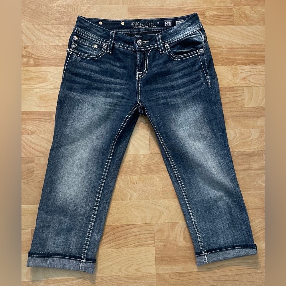 Miss Me Mid-Rise crop woman’s jeans size 26